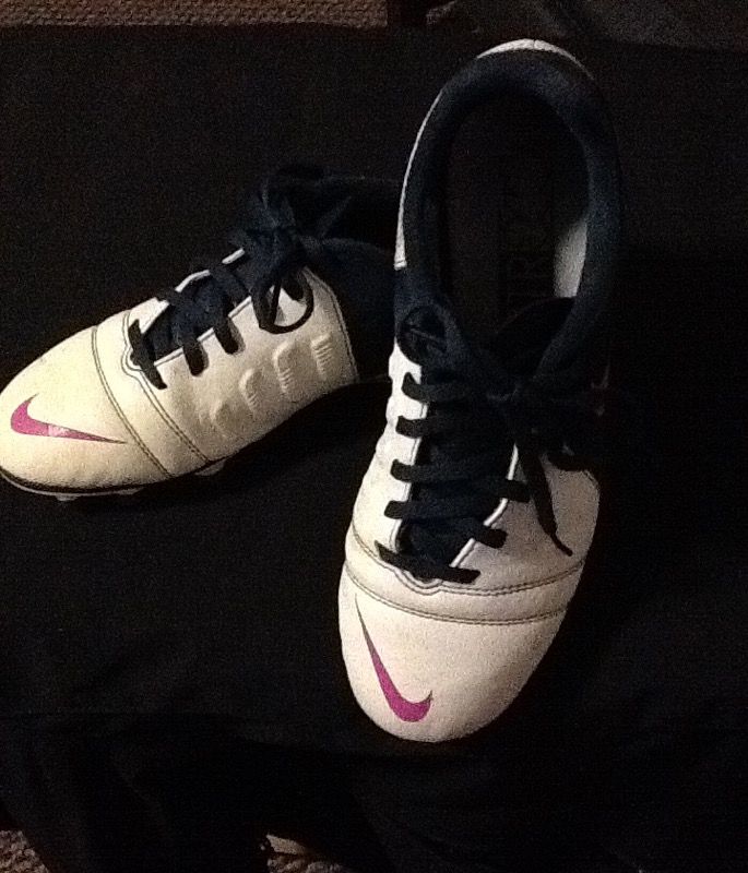 Womens Nike Soccer Cleats size 8