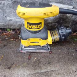 DeWalt 1/4 Sheet Palm Sander