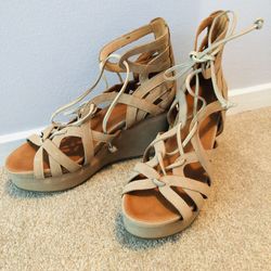 gentle souls wedge gladiator sandals size 6