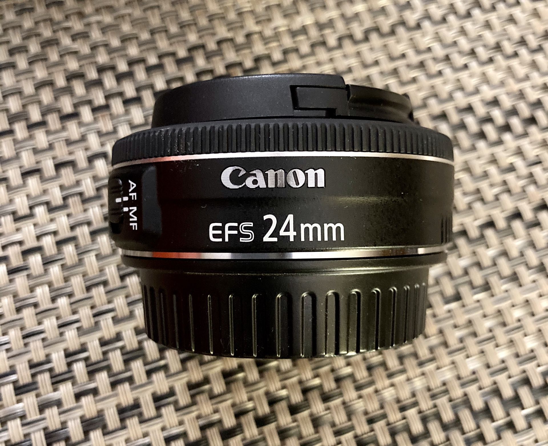 Canon EF S 24mm F2.8 STM Pancake Lens