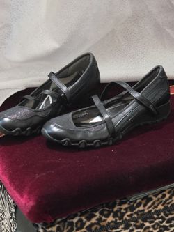 Skechers, black leather, size 7 1/2
