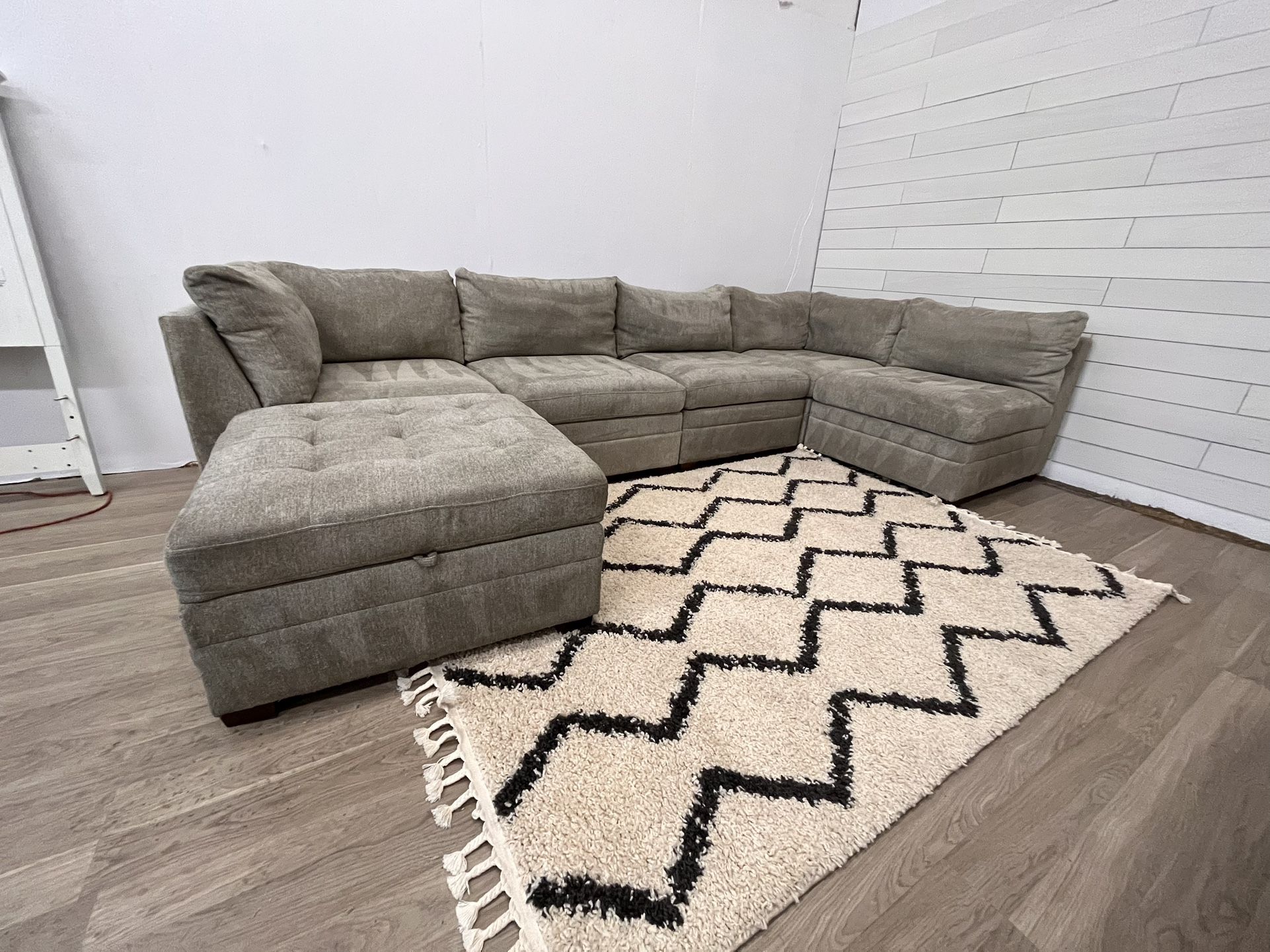 Thomasville outlet sectional 1414563