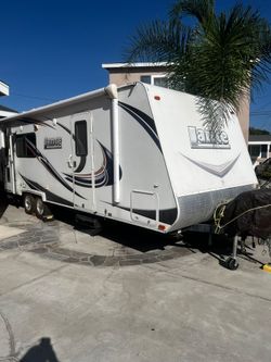 Lance Travel Trailer RV 2011