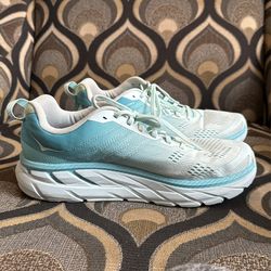 Hoka Women's Clifton 6