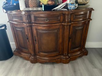 Mueble de madera para comedor