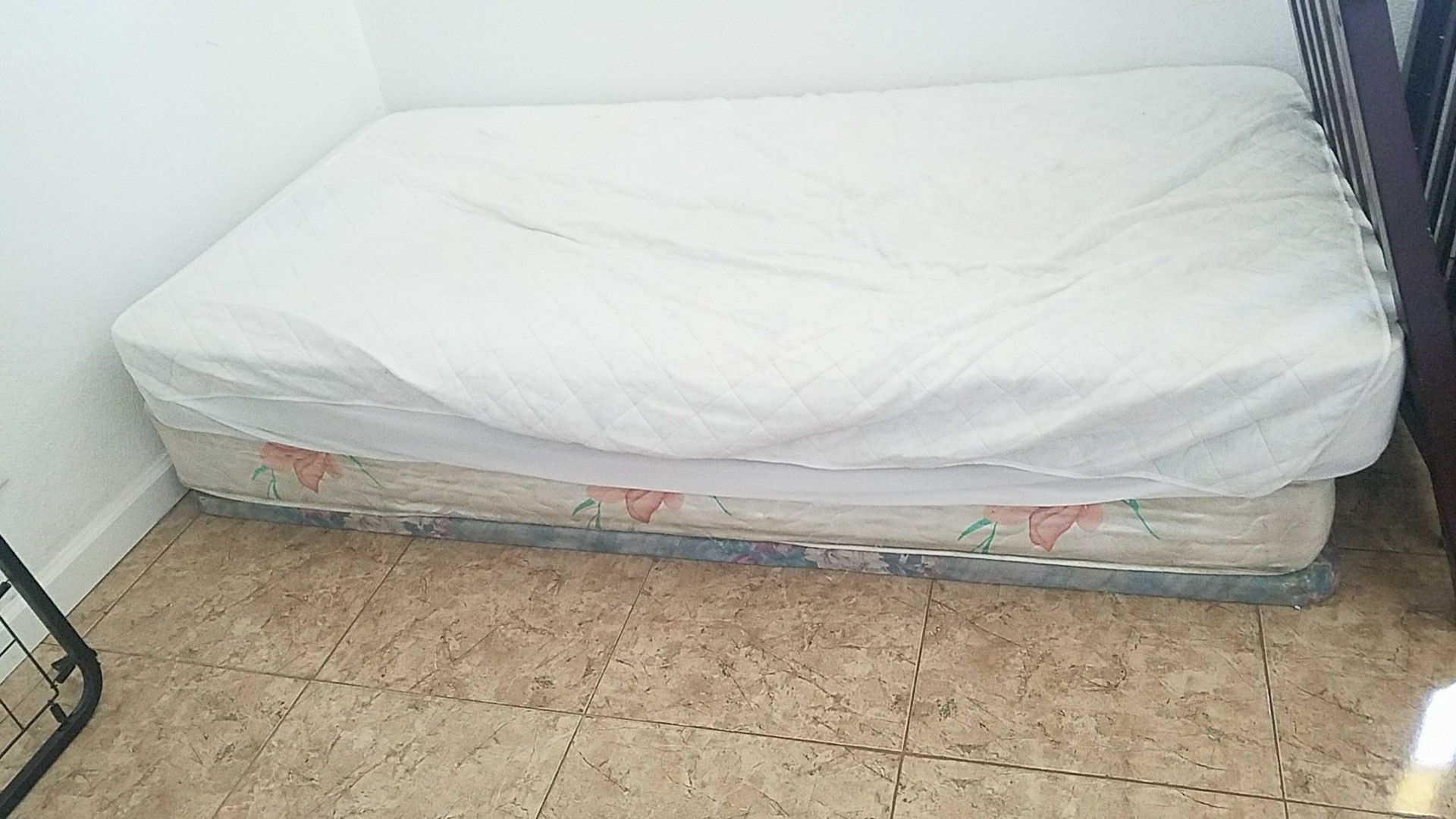 Mattress twin
