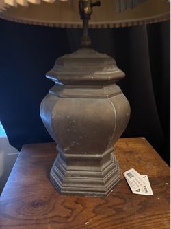 Vintage Hollywood Regency Octagonal Urn Table Lamp