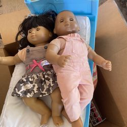 2 American dolls, bed, and lots of accessories, clothes shoes