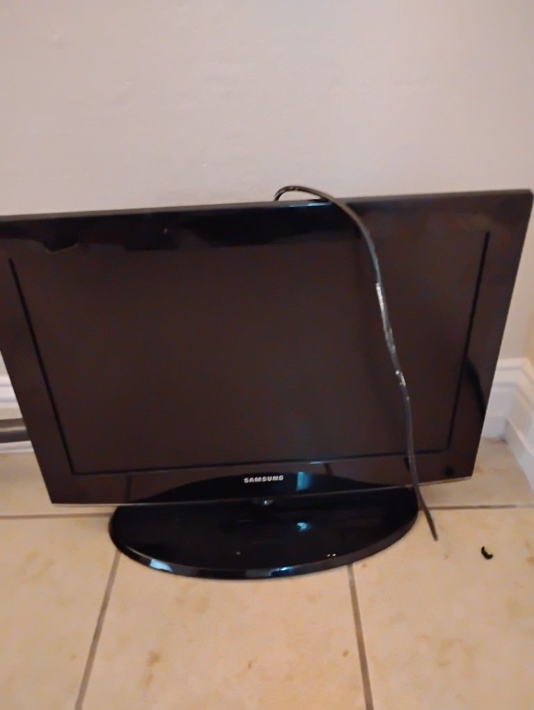 Samsung TV 24 Inch