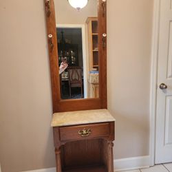 Entryway Hat Rack/mirror