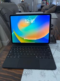 iPad 4th generation 11 inch 256GB