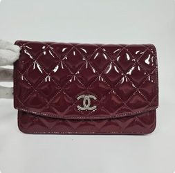 Classic Chanel Wallet on Chain