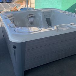 Brand New Hot Tub Aria 