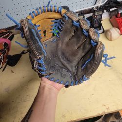 Wilson A2000 Baseball Glove