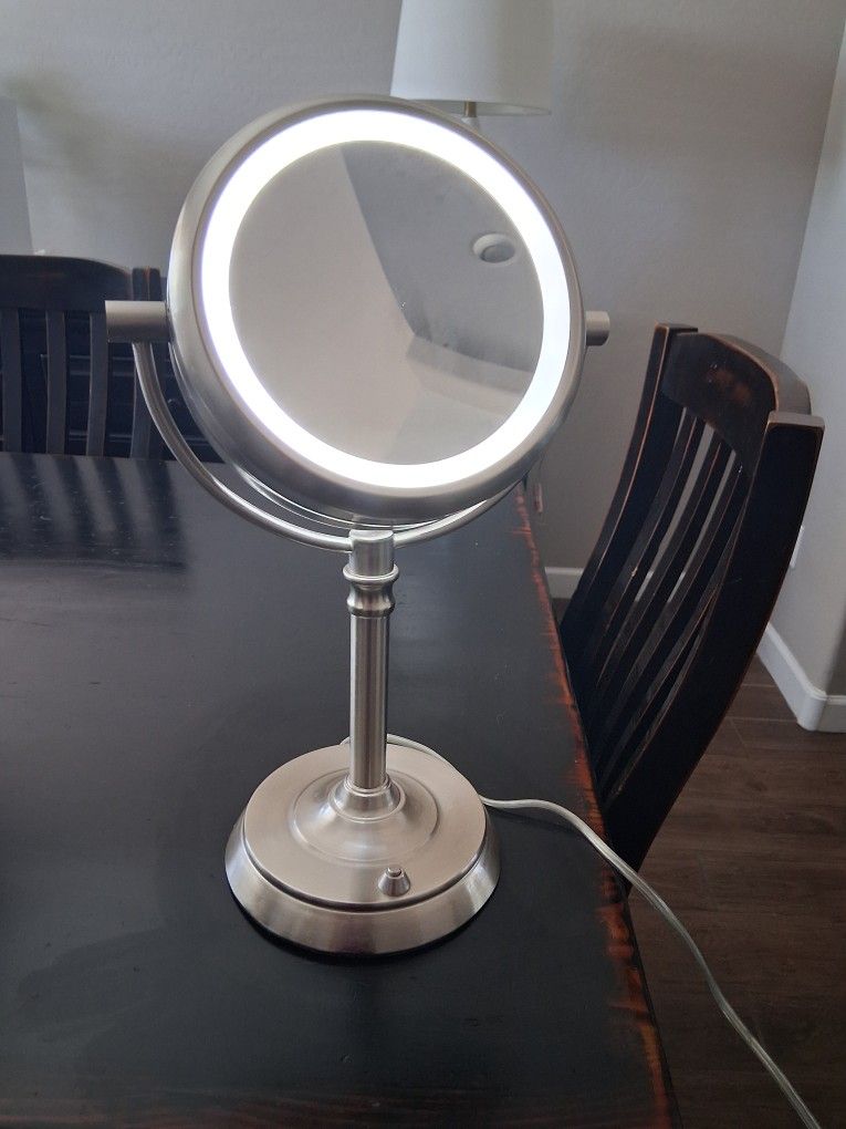 Lighted Vanity Mirror