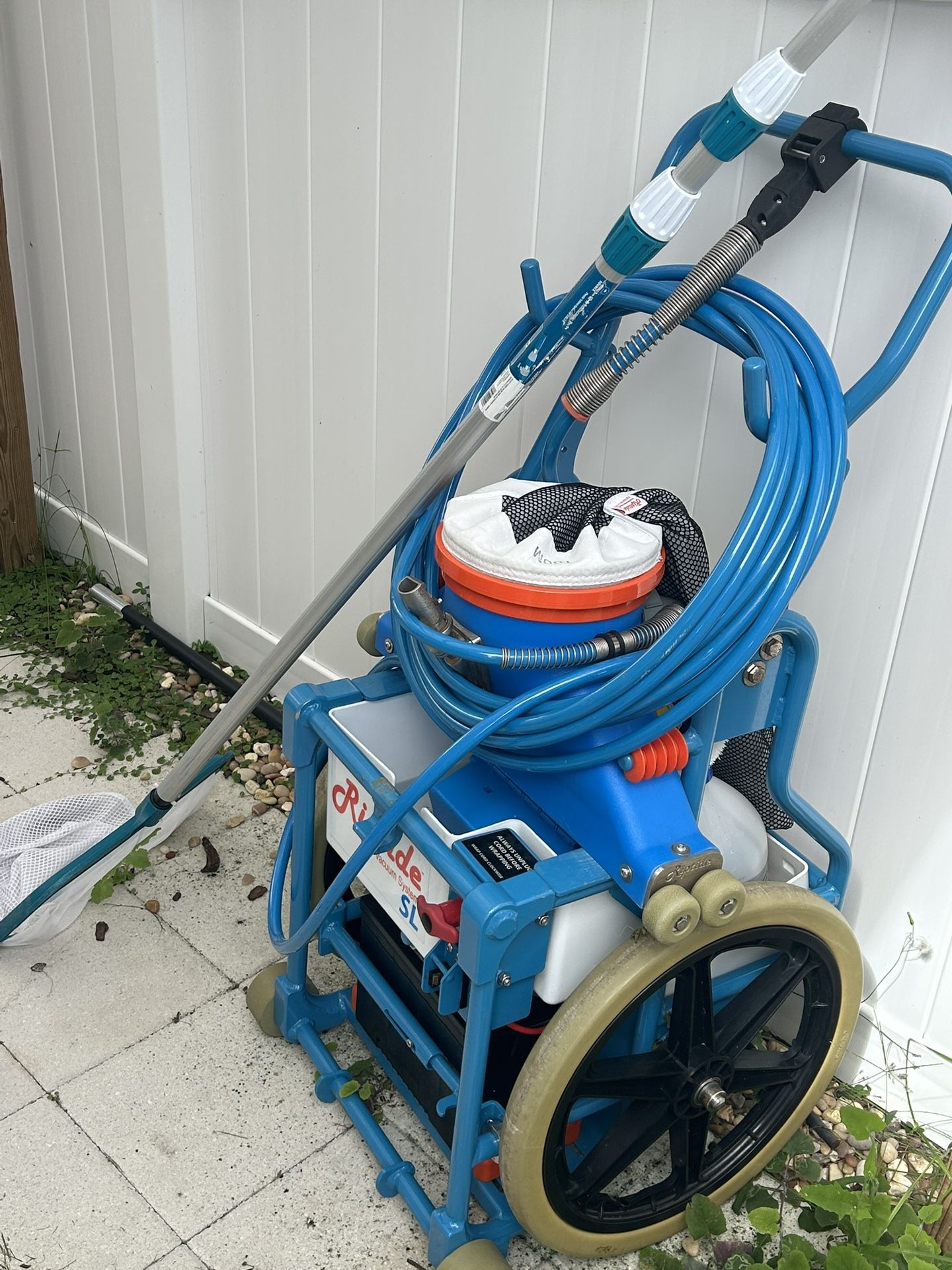 Riptide Pool Vacuum Very New