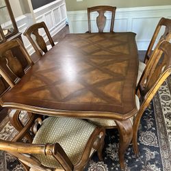 Haverty’s Bought dining Room Set 
