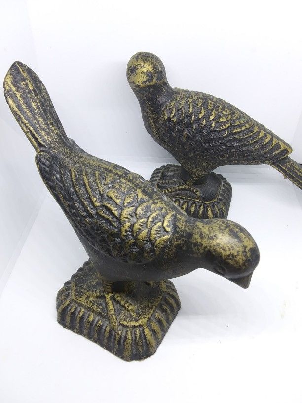 VINTAGE CAST IRON BIRDS