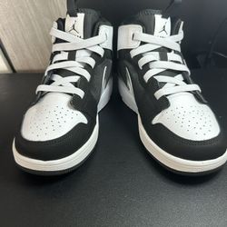 Kids Nike Air Jordan 1 Mid RM Easton Black White FQ1281-001 Sneaker