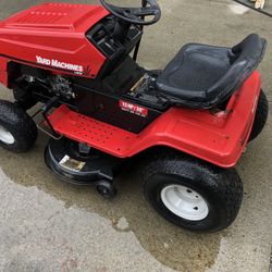 Riding lawnmower