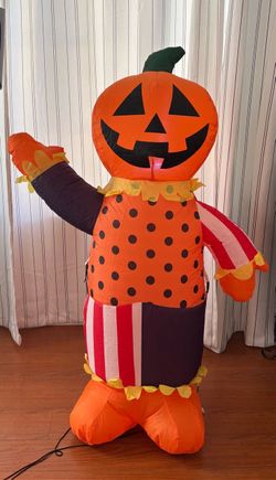 Halloween Inflatable Pumpkin Scarecrow