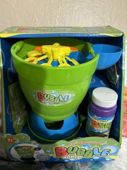 Brand New Bubble Machine with A Bottle of Liquid, Bubble Maker Outdoor Toys for Kids, 600 Bubbles Per Minute