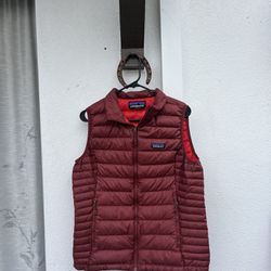 Women's Patagonia Down Puffer Vest (Large)