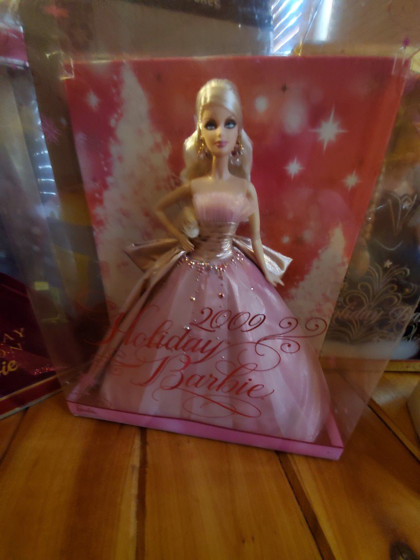 Holiday barbie 2009