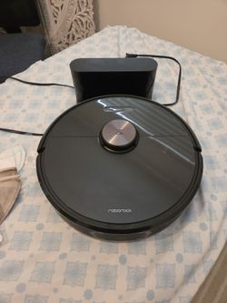 Roborock wet/ dry floor cleaner