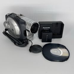 Panasonic Palmcorder VDR-M50 DVD Camcorder Bundle - Tested Working