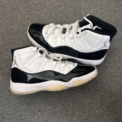 lightly worn size 12 dmp jordan 11 