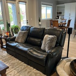 FlexSteel Latitudes Sofa And Love Seat.