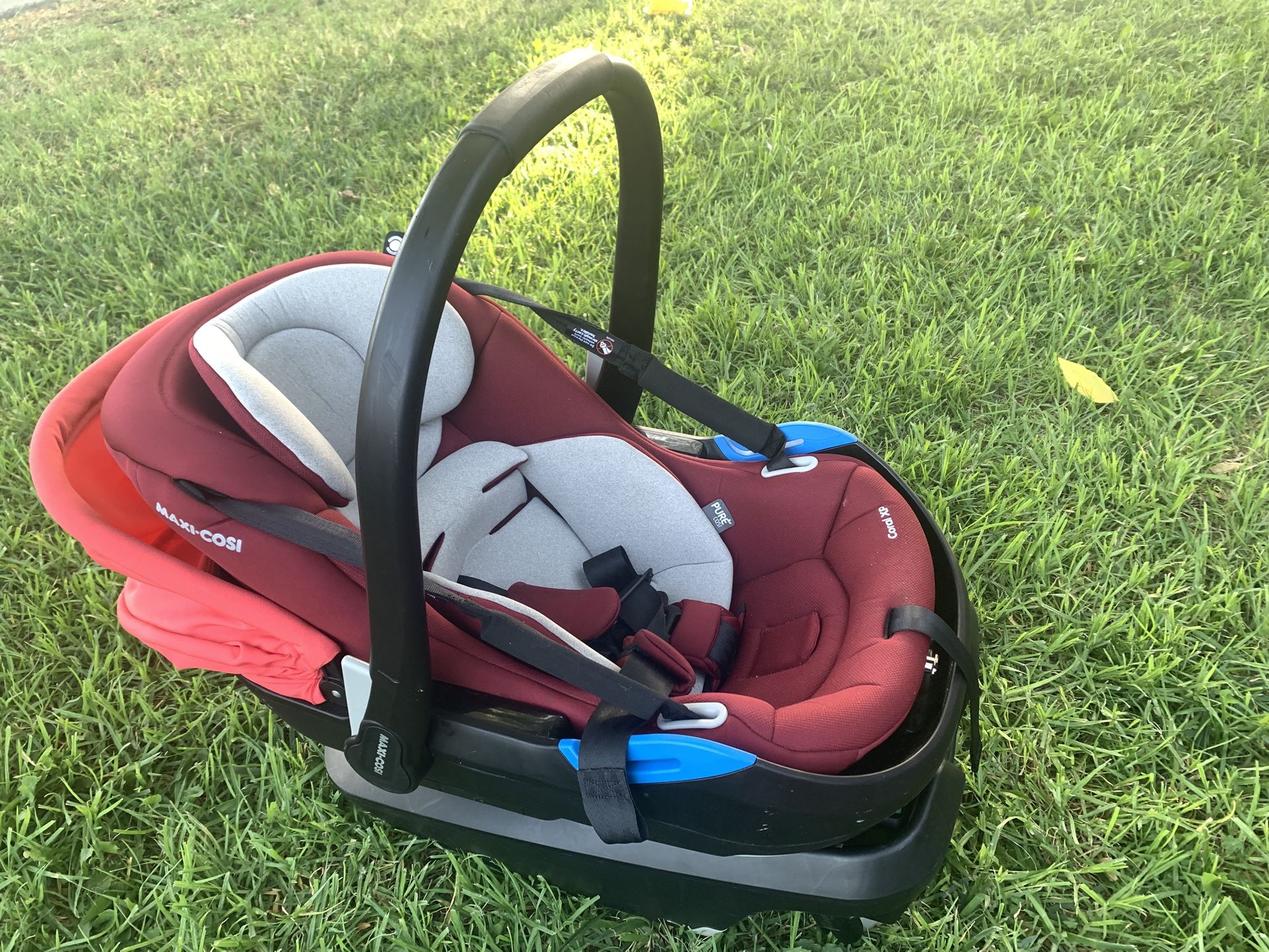 Maxi Cosi Infant Car Seat And Carrying