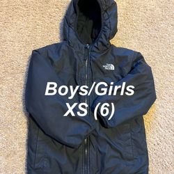 NORTH FACE / Waterproof HOODED Fuzzy Fleece interior coat, Insulated Jacket / Boys X-Small (6) (XS) / Retails $150+Tax / Like New w/o Tags!! / Black 