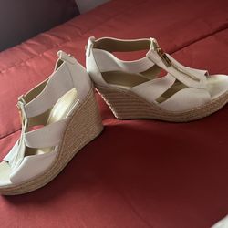 MICHAEL Michael Kors Damita Platform Wedge Sandal Size 7.5M Optic White Canvas