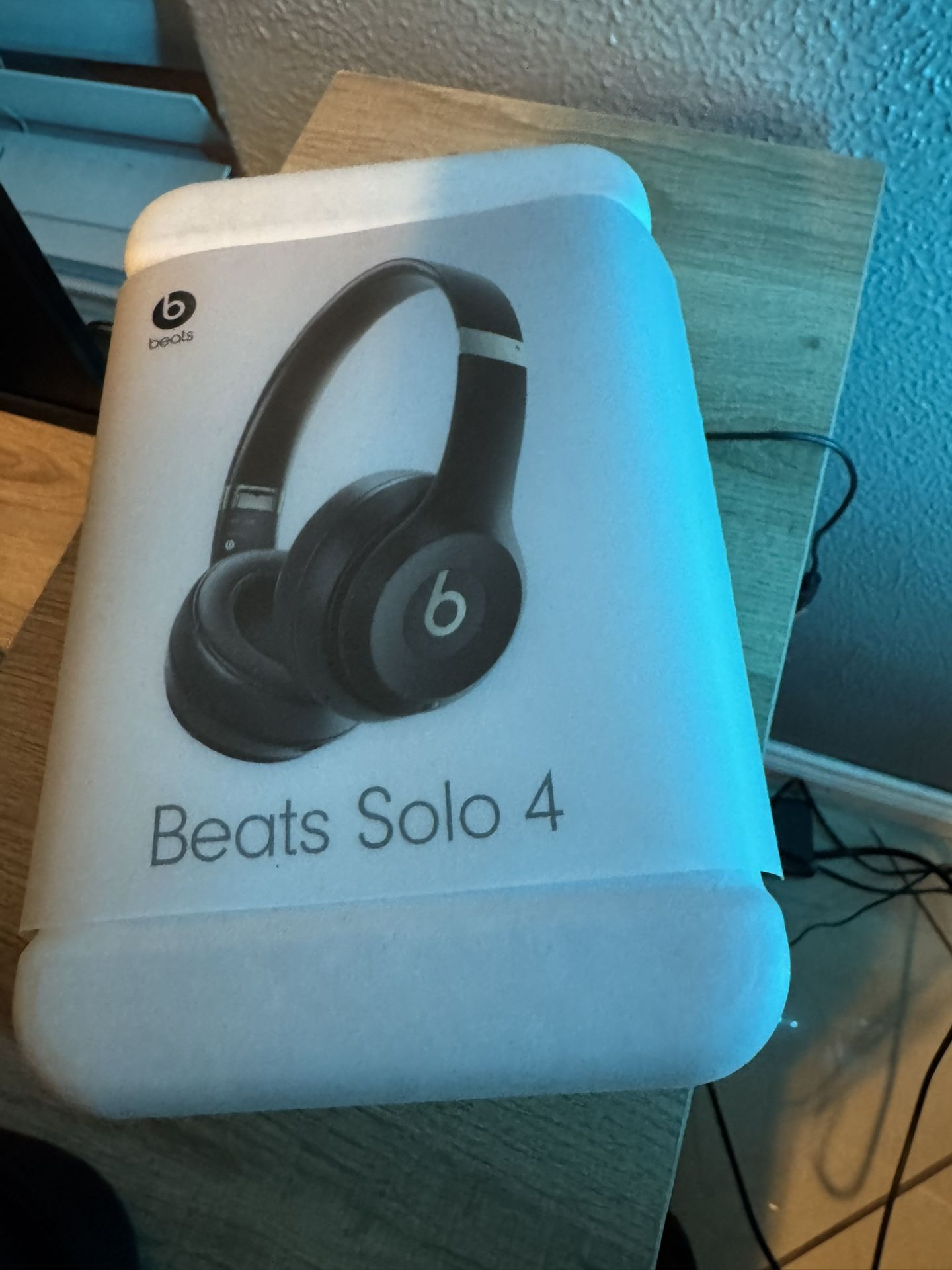 Beats solo 4