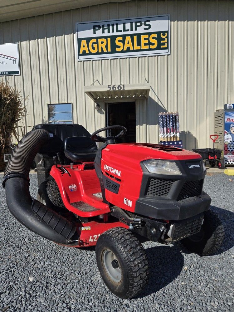 CRAFTSMAN T110 42 INCH RIDING LAWN MOWER WITH BAGGER SYSTEM