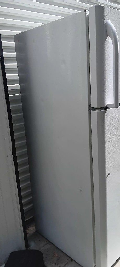 30, Fridge Freezer Good Condition