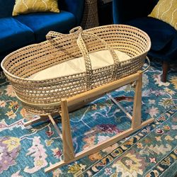 Moses Basket + Mattress + Stand