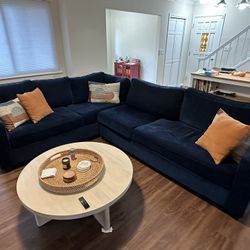 L-Sectional Sofa / Couch 