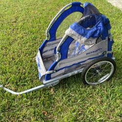 Coche. Pára Llevar Niños En Bicicleta 