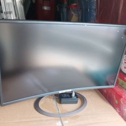 27" Curved Monitor  - Like New Condition 