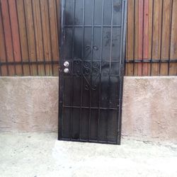 Puertas De Metal Para Casa Medidas 30 Por 75 32 * 80 33 * 80 36 * 80 En El Este De Los Ángeles
