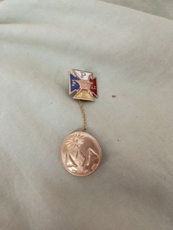 Knights of Pythias Enamel Pin with Medallion