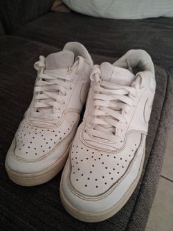 Nike tennis shoes