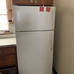 refrigerator 