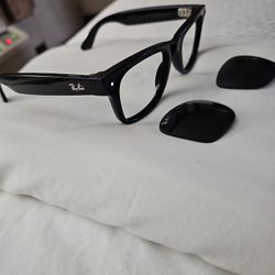 Meta Raybands Built In Camera And Ai