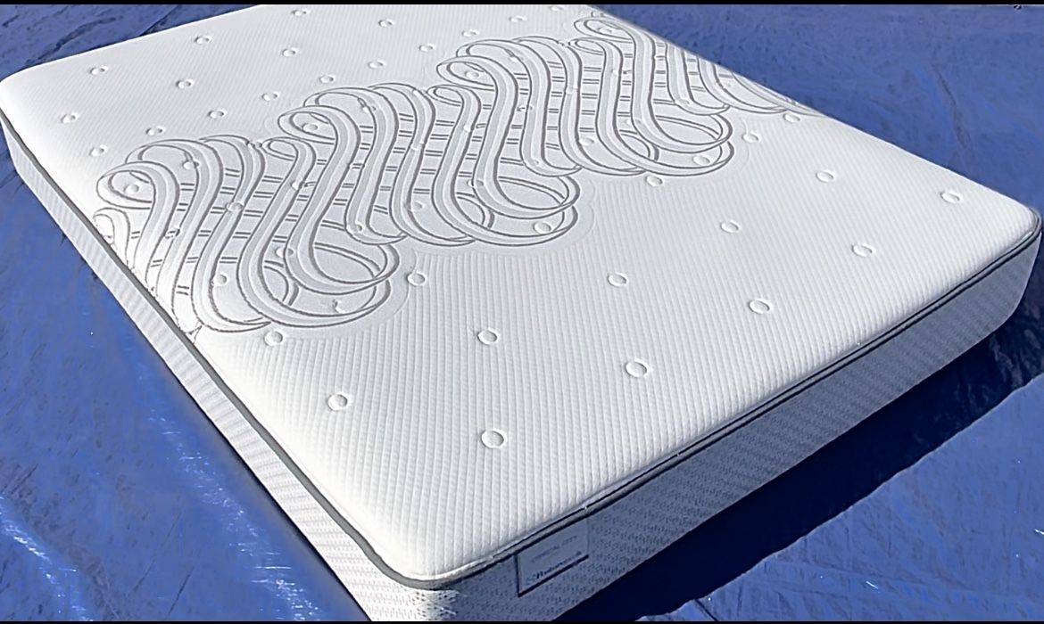 ✨ QUEEN Posturepedic Crystal City Mattress – DELIVERY AVAILABLE ✨ CLEAN SUPER COMFY FIRM