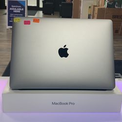 MacBook Air 2022 13” M2 Chip 256GB SSD/8GB RAM Like New Condition