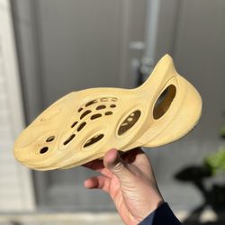 Adidas Foam Runner Yeezy Size 9